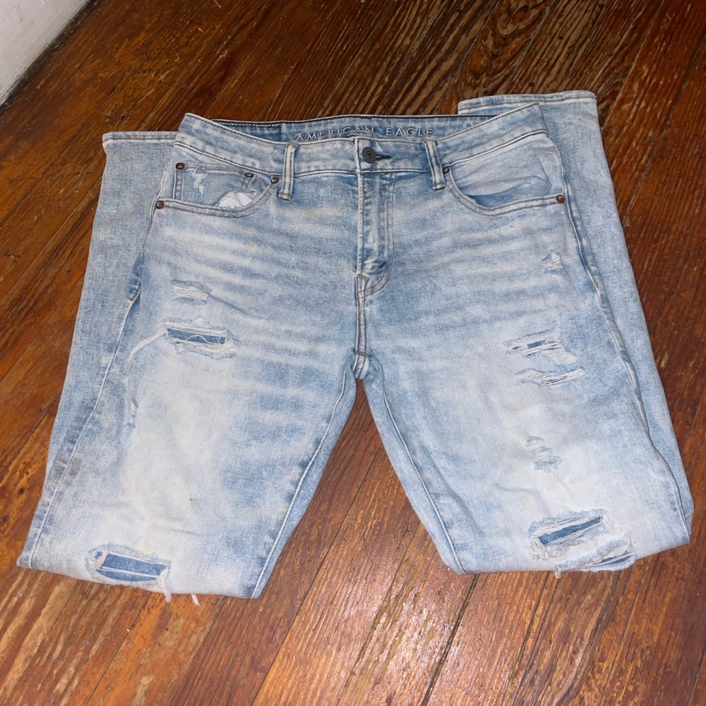 New Men’s 32X30 American Eagle skinny jeans.